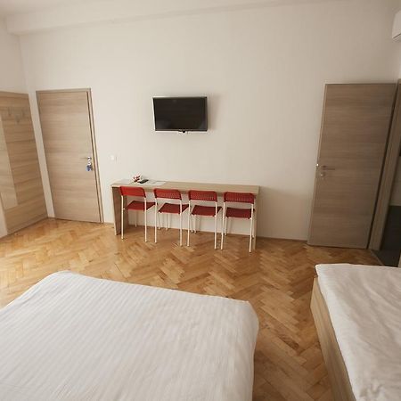 Sweet Dreams Rooms And Apartments Postojna Eksteriør bilde
