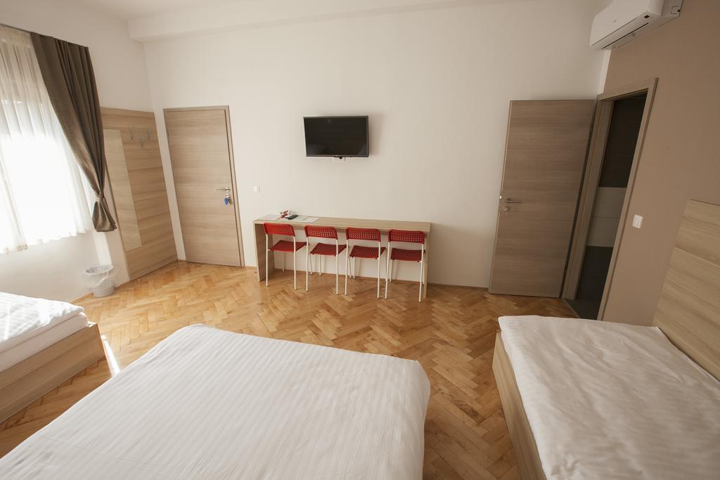 Sweet Dreams Rooms And Apartments Postojna Eksteriør bilde
